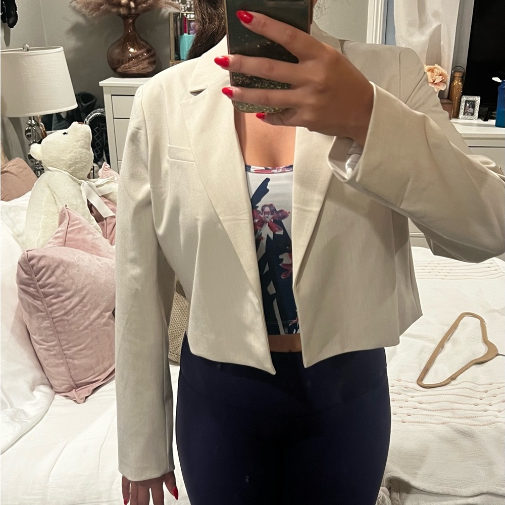 Cropped blazer (SOLD) - Picture 9 of 11